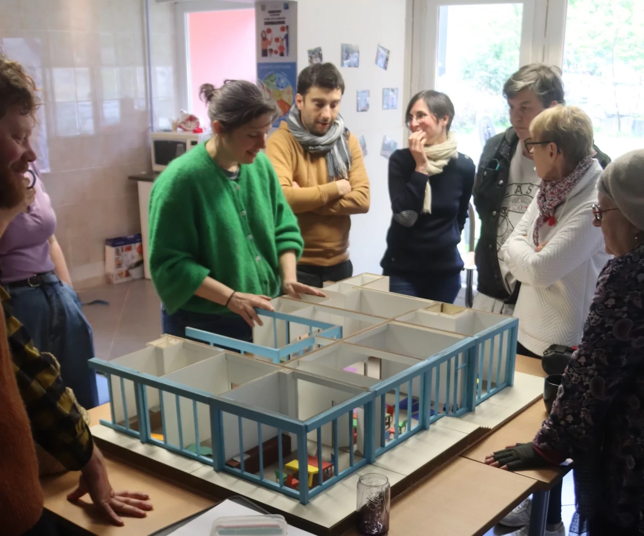 photo de maquette ateliers de concertation losange architectes centre de santé du blosne